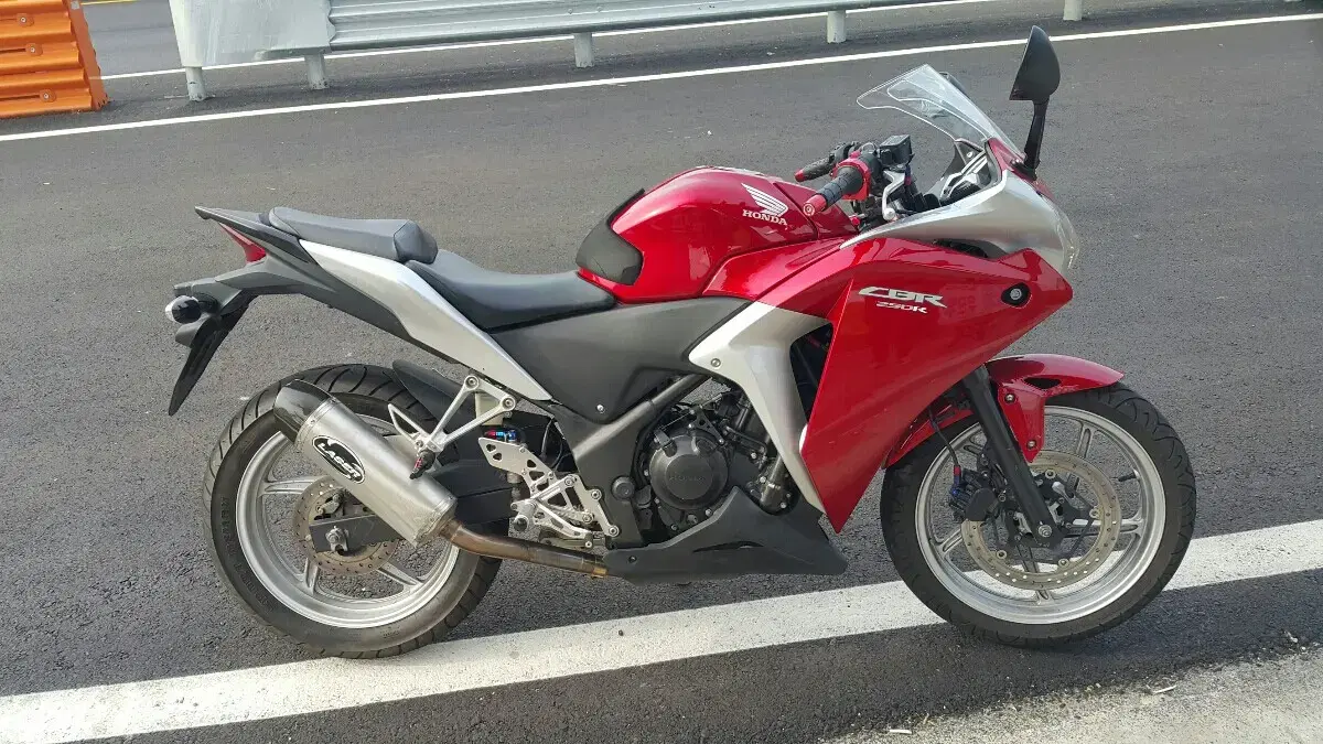 cbr250r 오늘지금 즉시 급매합니다 서류풀 대구직! 흥정가능